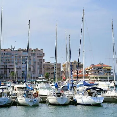 Apartment Spacieux T2 Avec Parking Privatif Proche Du Port Et De La Plage-4rm217 *