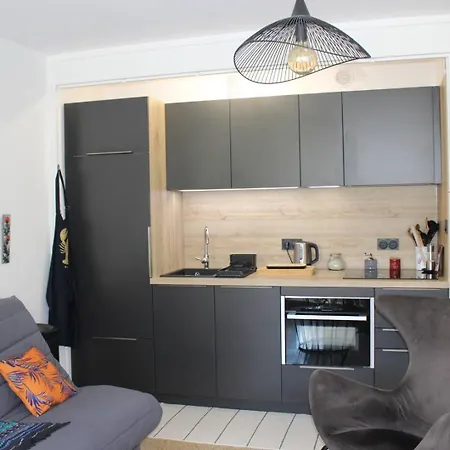 Spacieux T2 Avec Parking Privatif Proche Du Port Et De La Plage-4rm217 * Saint-Cyprien (Pyrenees-Orientales)