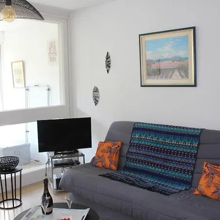Apartment Spacieux T2 Avec Parking Privatif Proche Du Port Et De La Plage-4rm217 *